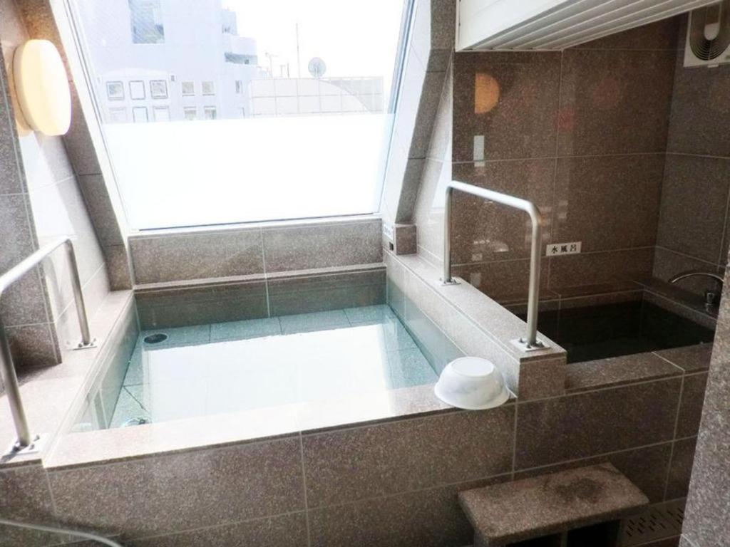 Hotel Shimbashi Sambankan Tōkyō Extérieur photo