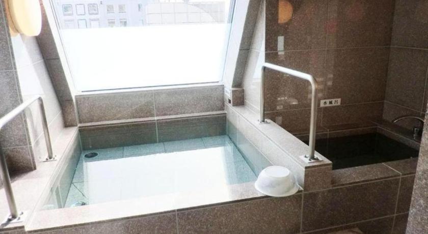 Hotel Shimbashi Sambankan Tōkyō Extérieur photo